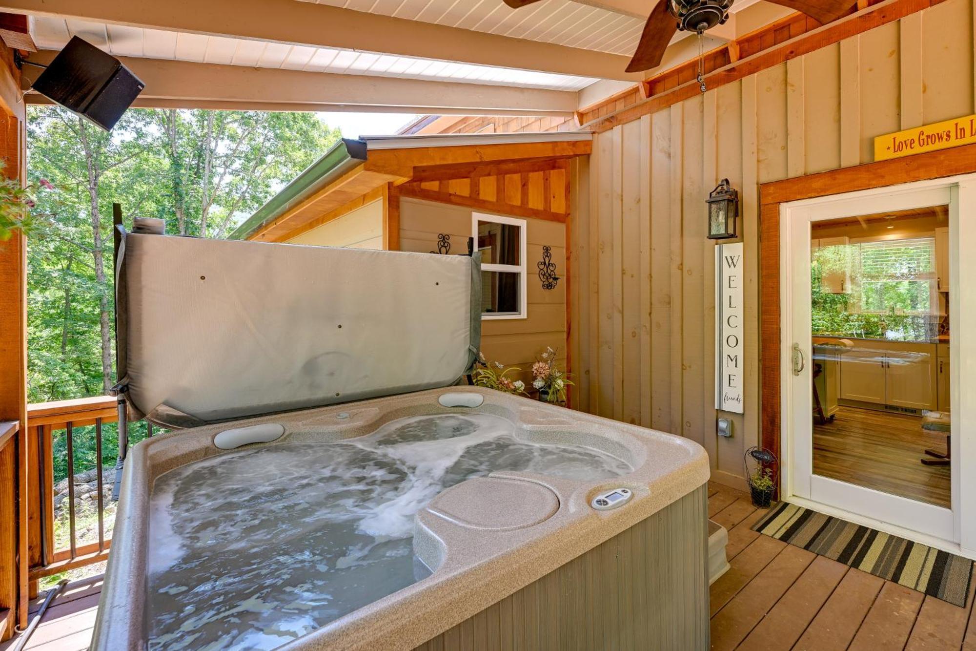 Charming Hiawassee Tiny Home With Hot Tub And Views! Extérieur photo